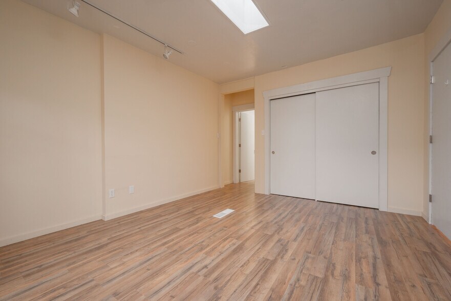 More Photos Of 1400 Maclovia Ln, Santa Fe Office Residential For Sale
