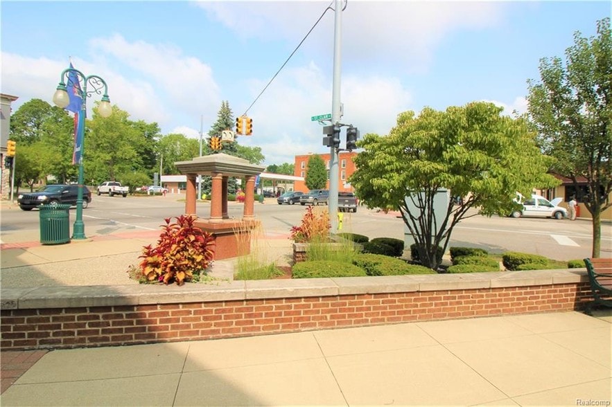 More Photos Of 107 S Main St, Almont Restaurant For Lease
