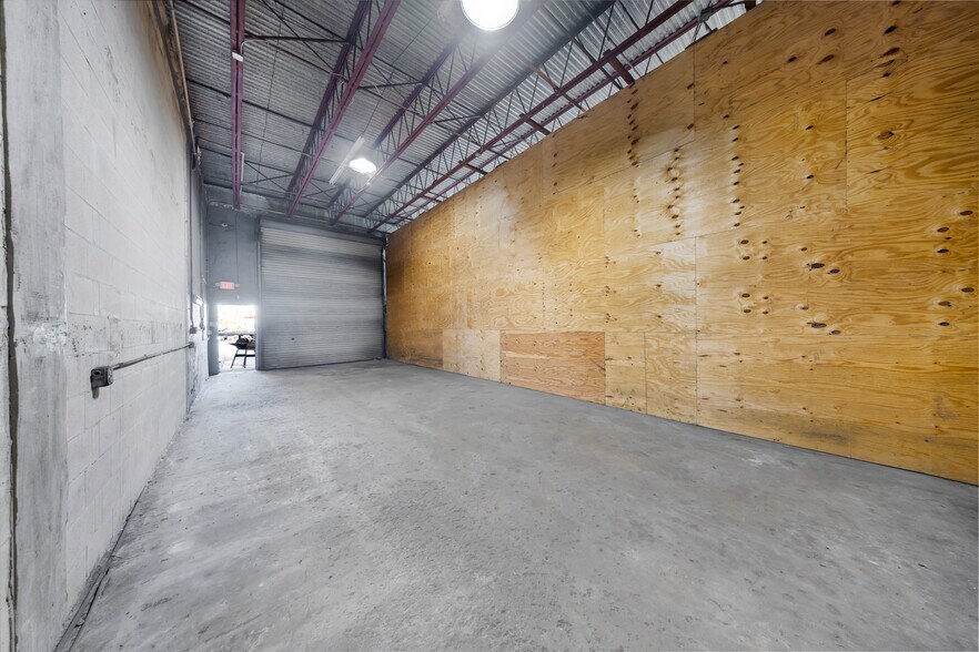 More Photos Of 9630 NW South River Dr, Medley Industrial For Lease