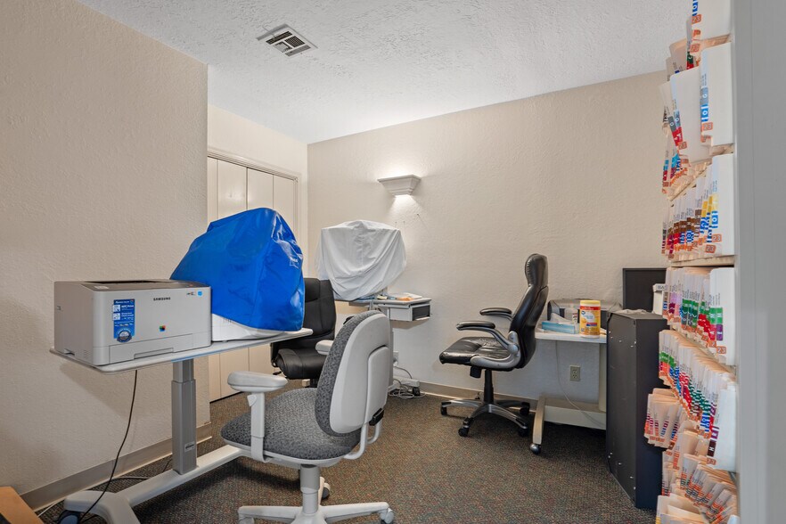 More Photos Of 715 12th Ave NW, Ardmore Medical For Sale