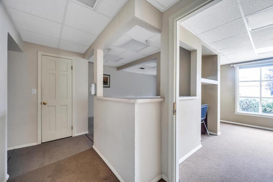 More Photos Of 2539 Middle Country Rd, Centereach Office For Sale