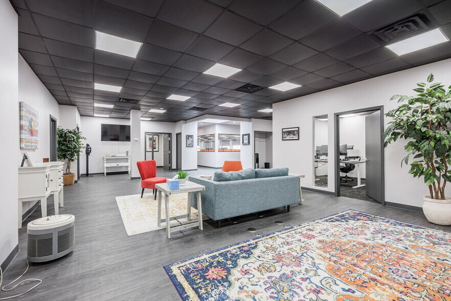 Primary Photo Of 550 E Main St, Rochester Office For Lease