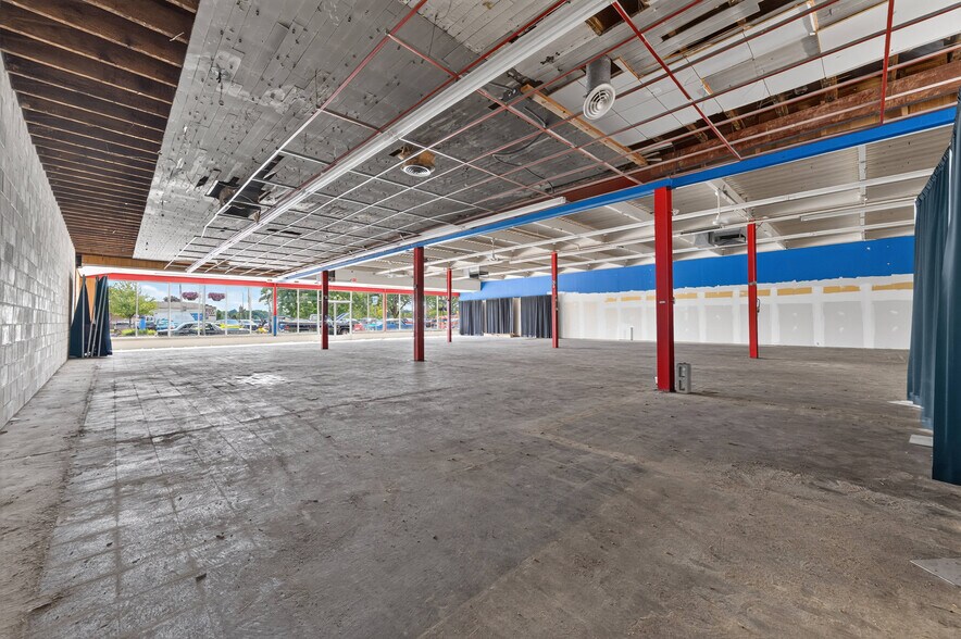 More Photos Of 458 Main St, Belleville Storefront Retail Office For Sale