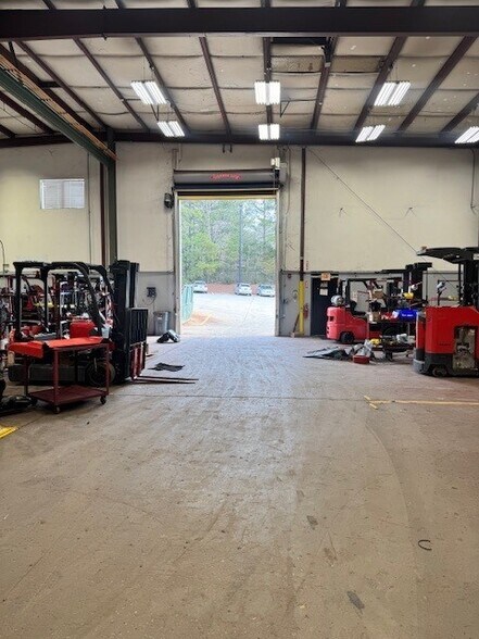 More Photos Of 2304 River Rd, Piedmont Manufacturing For Lease