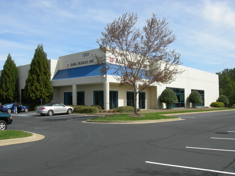 More Photos Of 1955 Evergreen Blvd, Duluth Flex For Lease