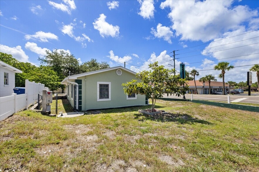 More Photos Of 6511 Main St, New Port Richey Office For Sale