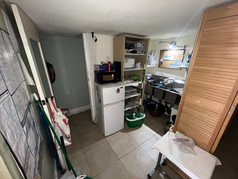 More Photos Of 541 4th Ave, San Diego Storefront Retail Office For Lease