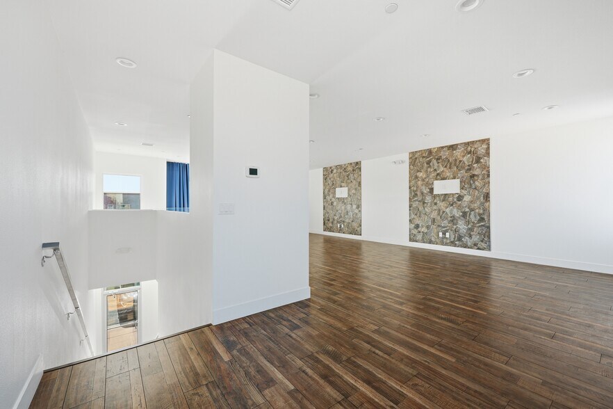 More Photos Of 7336 W Post Rd, Las Vegas Loft Creative Space For Sale