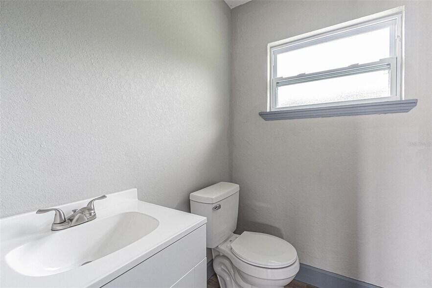 More Photos Of 4623-4625 Land O Lakes Blvd, Land O' Lakes Freestanding For Sale