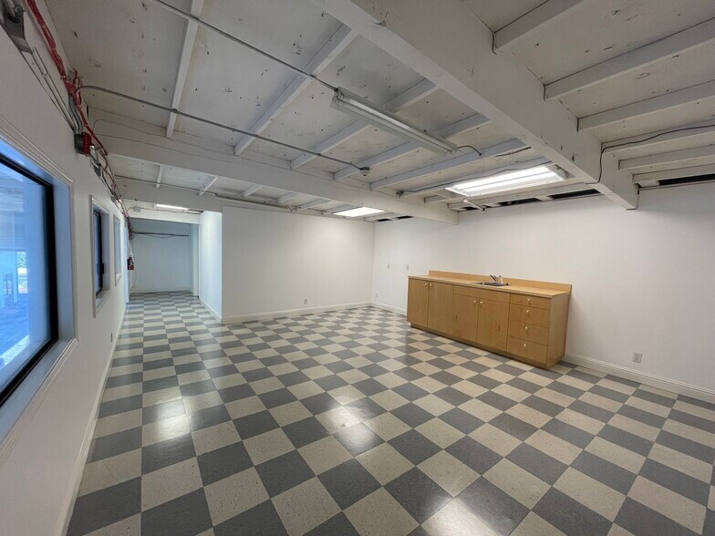 More Photos Of 1925 Francisco Blvd E, San Rafael Light Manufacturing For Lease