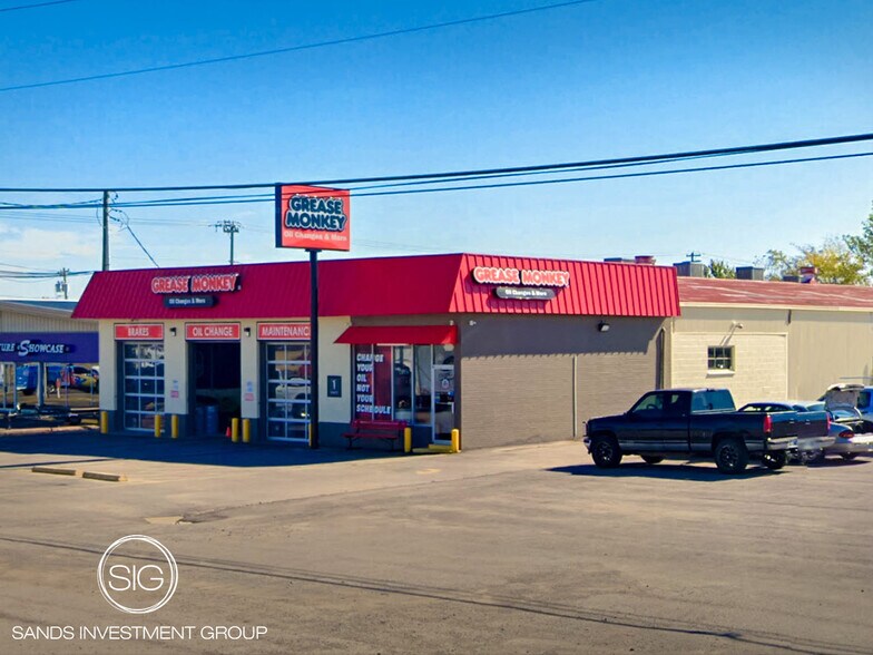 Primary Photo Of 1107-1111 W Shawnee St, Muskogee General Retail For Sale
