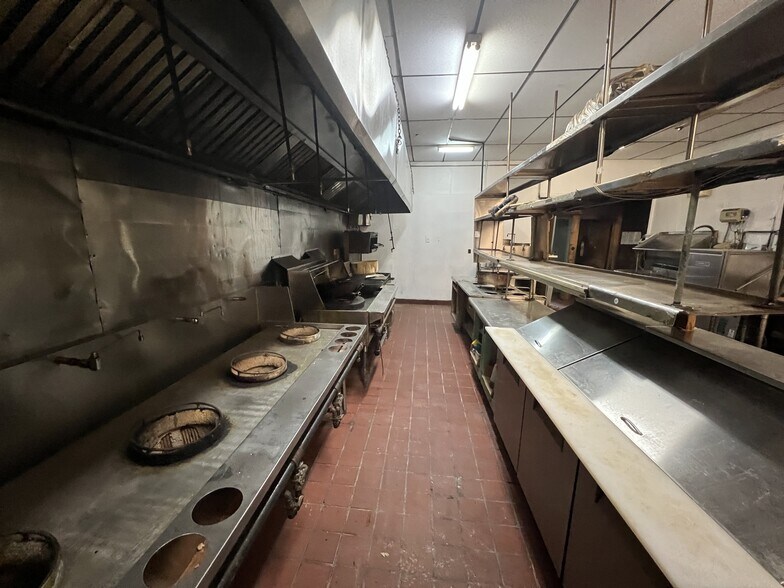 More Photos Of 95 Lake St, Gilford Restaurant For Sale