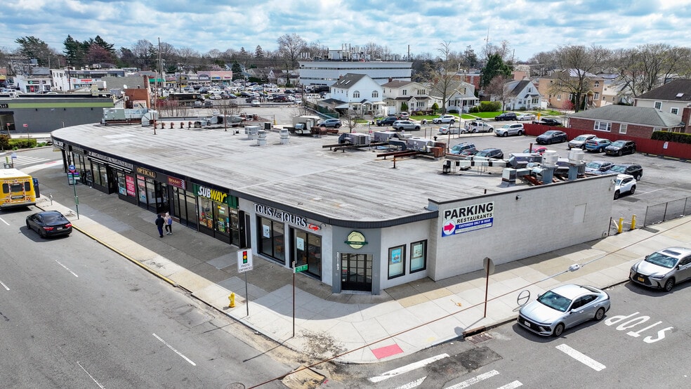 More Photos Of 27102 - 27120 Union Tpke, New Hyde Park Restaurant For Lease