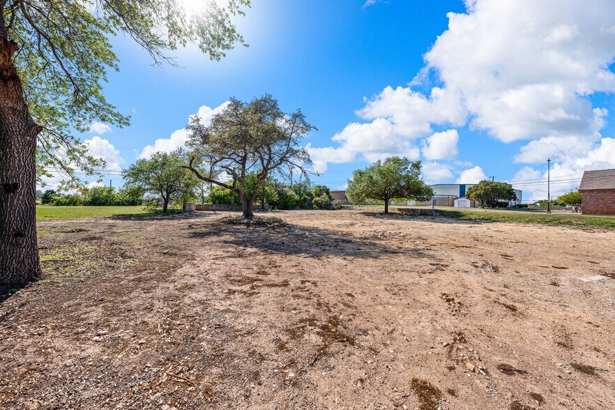 More Photos Of 720 N New Rd, Waco Land For Sale