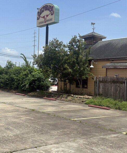 More Photos Of 335 I-10, Beaumont Restaurant For Sale