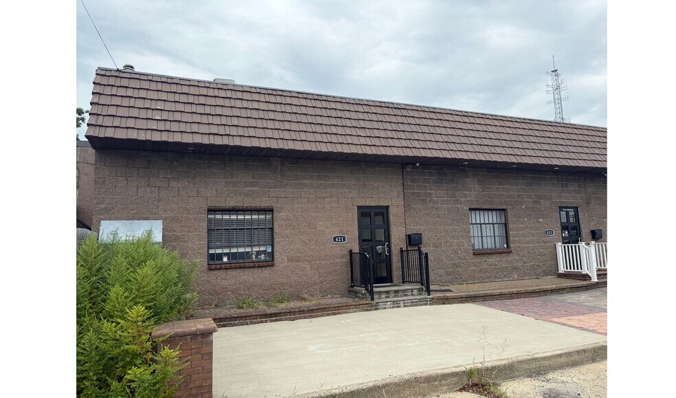 Primary Photo Of 421 Broadway, West Babylon Industrial For Lease