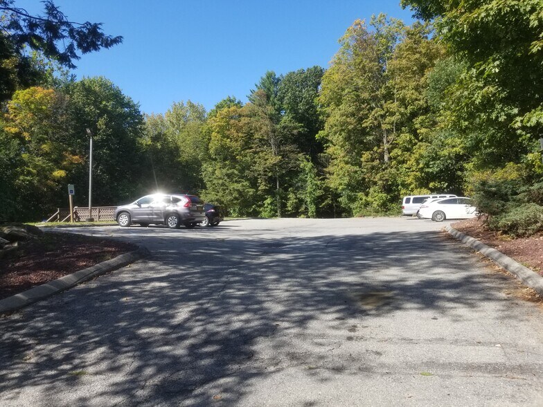 More Photos Of 7 Pinewoods Rd, Hyde Park Medical For Lease