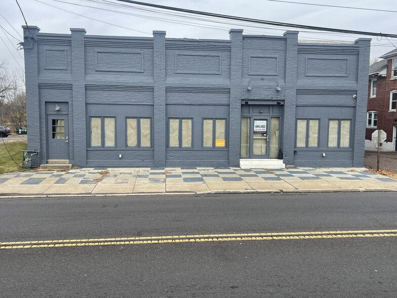 Primary Photo Of 1321 W Broad St, Quakertown Medical For Lease