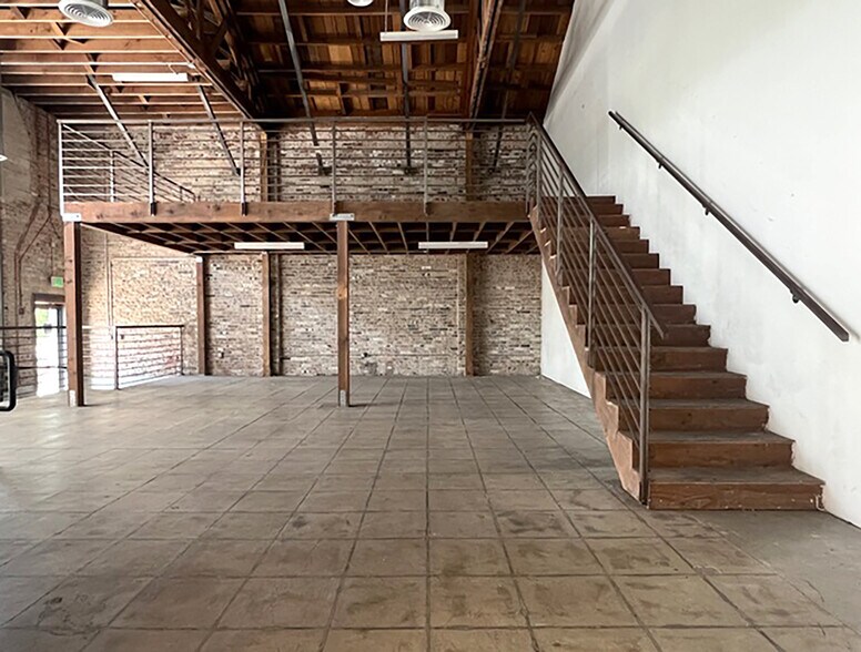 More Photos Of 2523-2525 W Washington Blvd, Los Angeles Storefront Retail Office For Sale