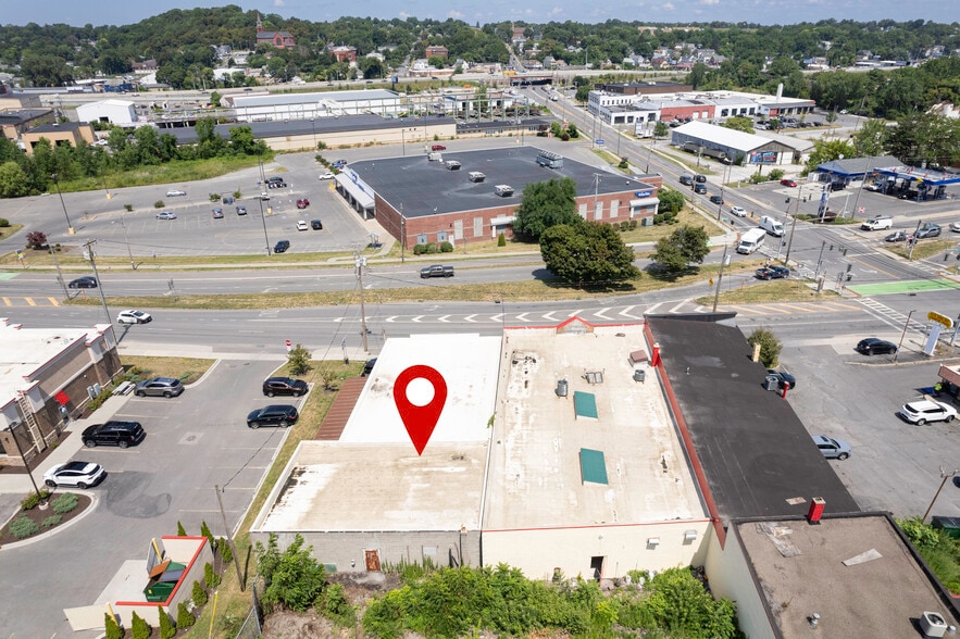 More Photos Of 1628 Erie Blvd E, Syracuse Flex For Sale