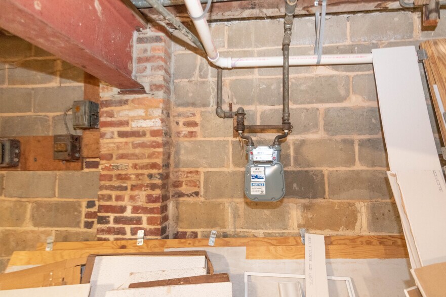 More Photos Of 3600 S Hanover St, Baltimore Storefront For Sale