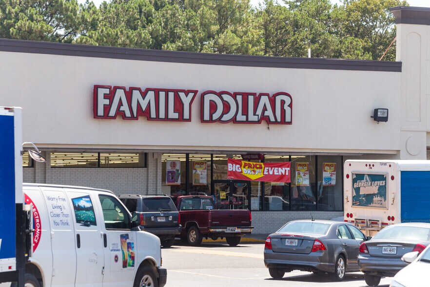 More Photos Of 5500-5598 Bells Ferry Rd, Acworth Unknown For Lease