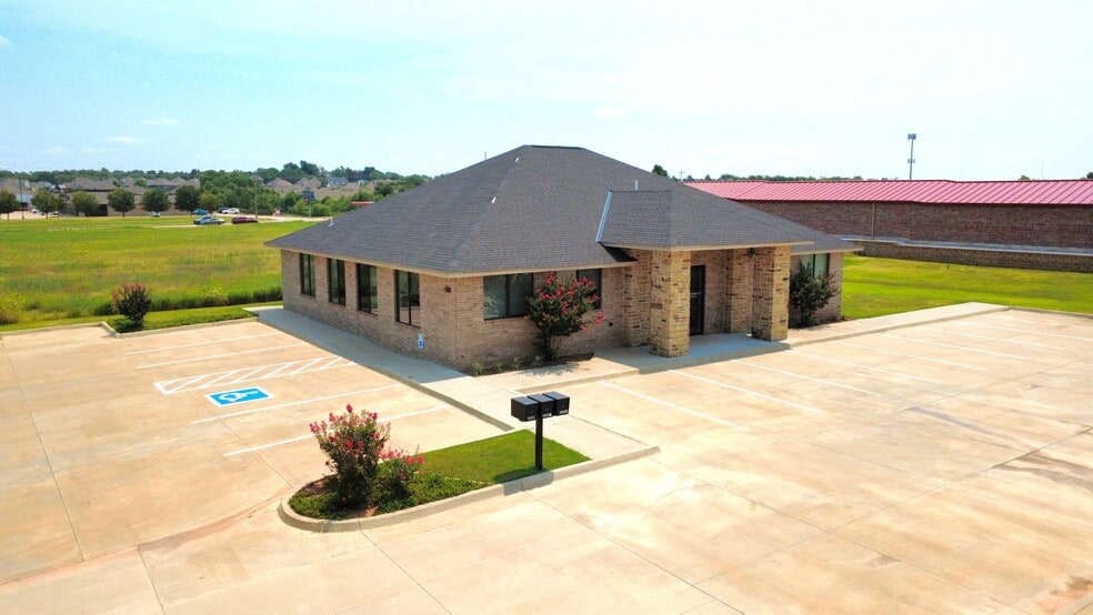 Primary Photo Of 1140 NW 192nd St, Edmond Office For Lease