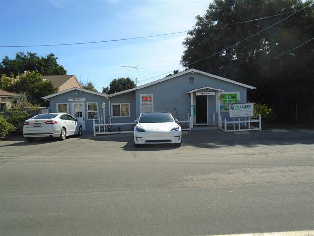 Primary Photo Of 126 W Beech St, Fallbrook Loft Creative Space For Sale