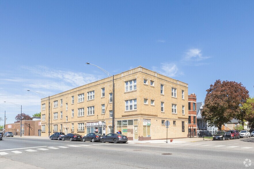 Primary Photo Of 2101-2107 N Pulaski Rd, Chicago Apartments For Lease