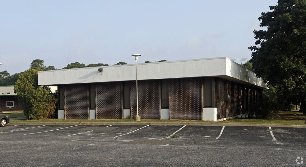 More Photos Of 640 Montauk Hwy, Shirley Medical For Lease
