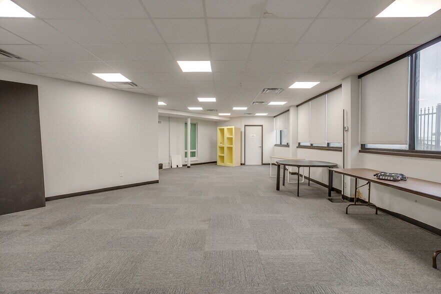 More Photos Of 1413 Rio Grande Ave, Fort Worth Office For Lease