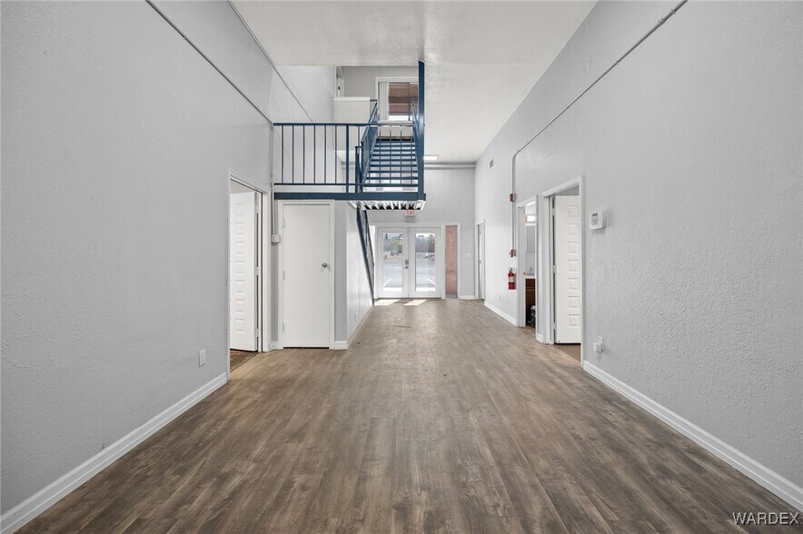 More Photos Of 1055 Empire Dr, Lake Havasu City Distribution For Lease