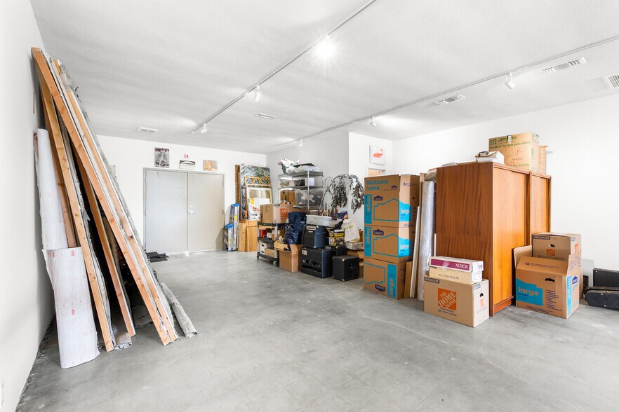 More Photos Of 623-625 W 9th St, San Pedro Loft Creative Space For Lease