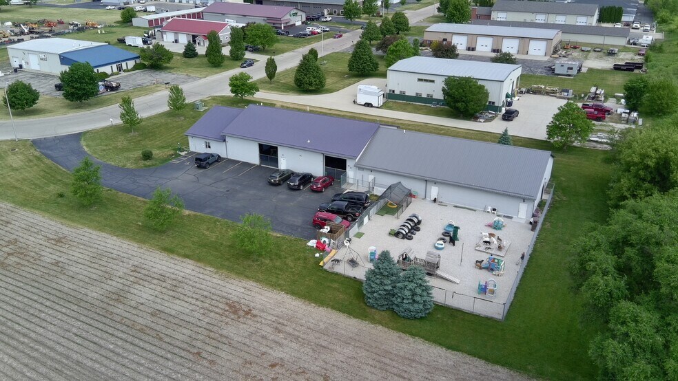 More Photos Of 4030 Commercial Dr, Janesville Manufacturing For Sale