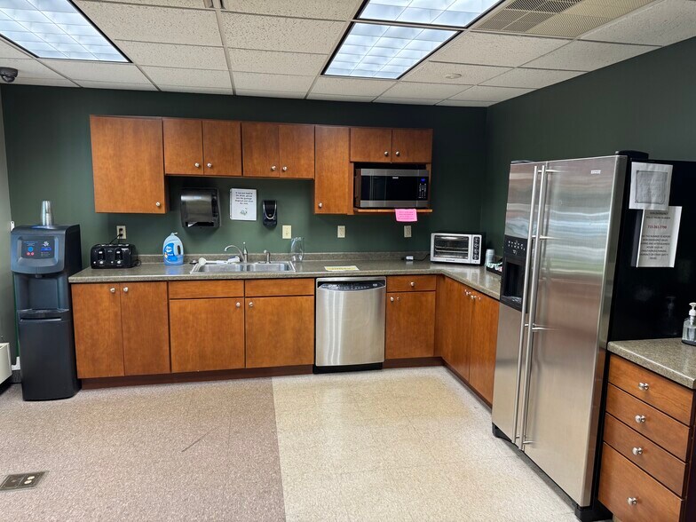 More Photos Of 555 Scott St, Wausau Office For Lease