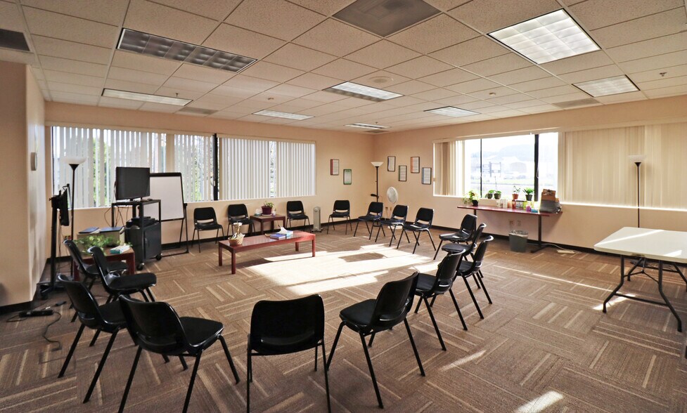 More Photos Of 4211 W 11th Ave, Eugene Freestanding For Lease