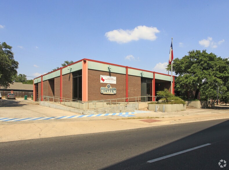 More Photos Of 510 E Anderson Ln, Austin Restaurant For Lease