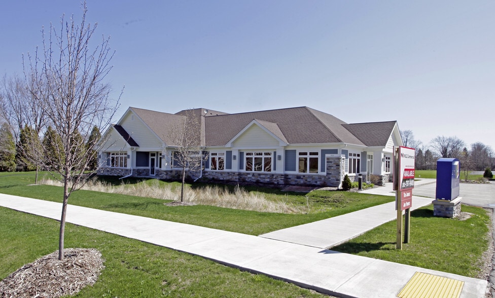 More Photos Of 8860 N 60th St, Milwaukee Office For Sale