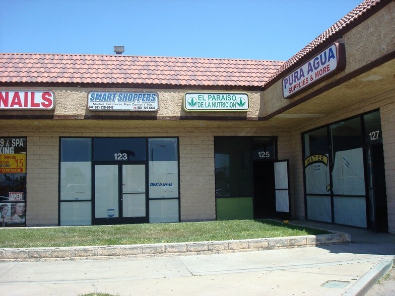 More Photos Of 101-137 E Avenue J, Lancaster Unknown For Lease