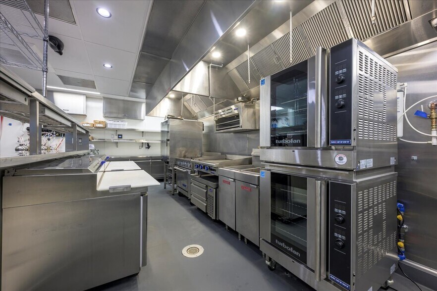 More Photos Of 185 N Lena St, Ridgway General Retail For Lease