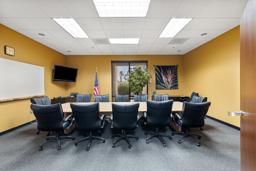 More Photos Of 550 S Paseo Dorotea, Palm Springs Medical For Sale