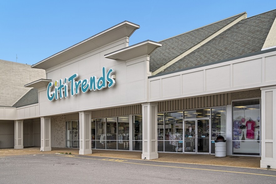 More Photos Of 23-91 N Oaks Plz, Saint Louis Unknown For Lease