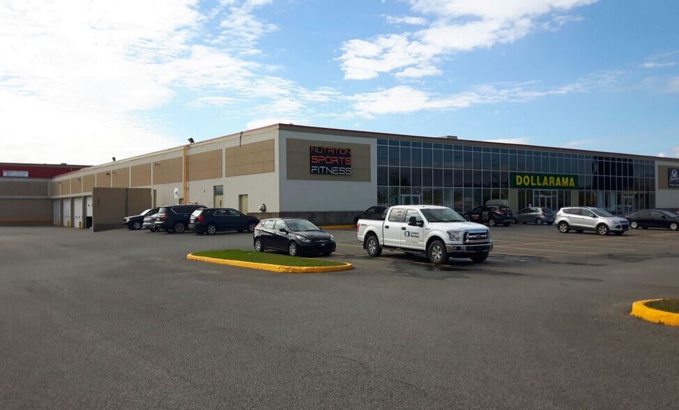 More Photos Of 1041 Boul Pierre-Bertrand, Québec Distribution For Lease