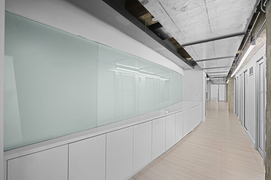 More Photos Of 605 Lincoln Rd, Miami Beach Office Residential For Sale