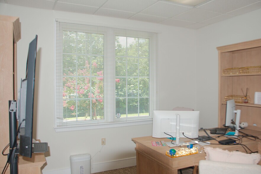 More Photos Of 660 E Jefferson St, Tallahassee Office For Lease