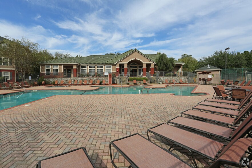 More Photos Of 215 Spencer Pl, Cayce Apartments For Sale