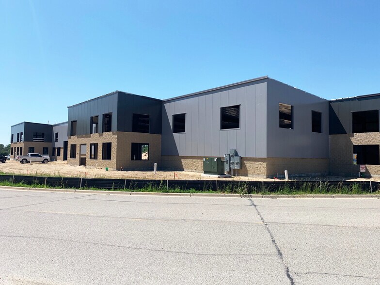 More Photos Of 1535 Steele Ave SW, Grand Rapids Distribution For Lease
