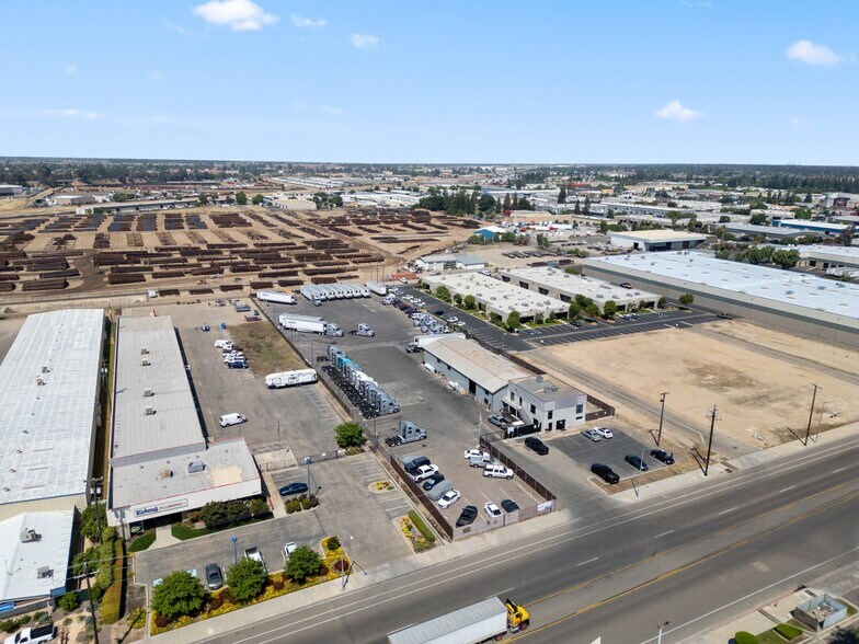 More Photos Of 4451 N Brawley Ave, Fresno Warehouse For Sale