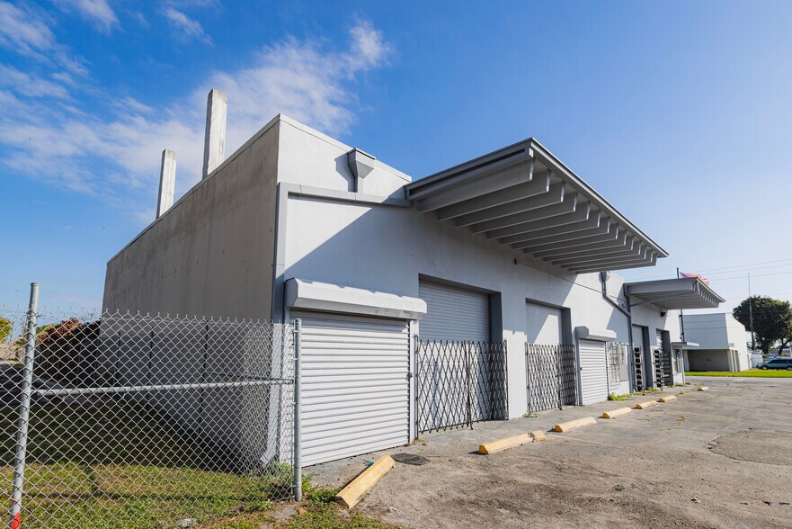 More Photos Of 3805 NW 35th Ave, Miami Warehouse For Sale