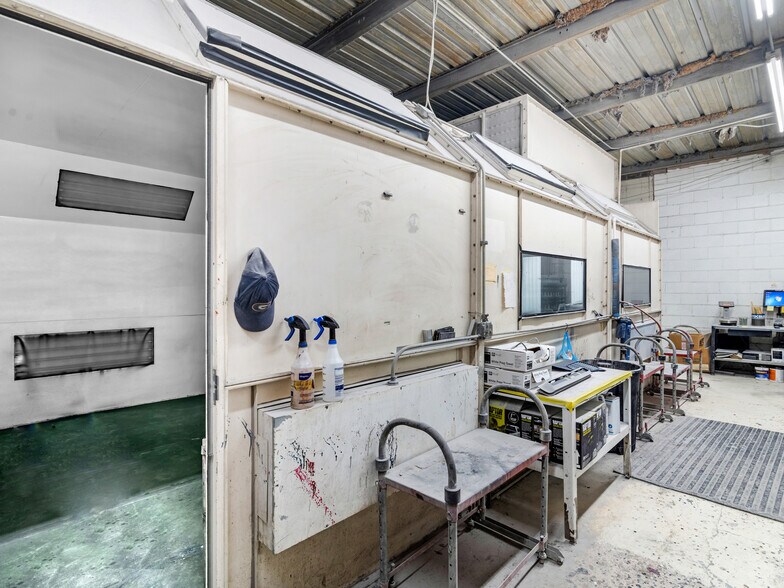 More Photos Of 1108 Anne St, Griffin Auto Repair For Sale